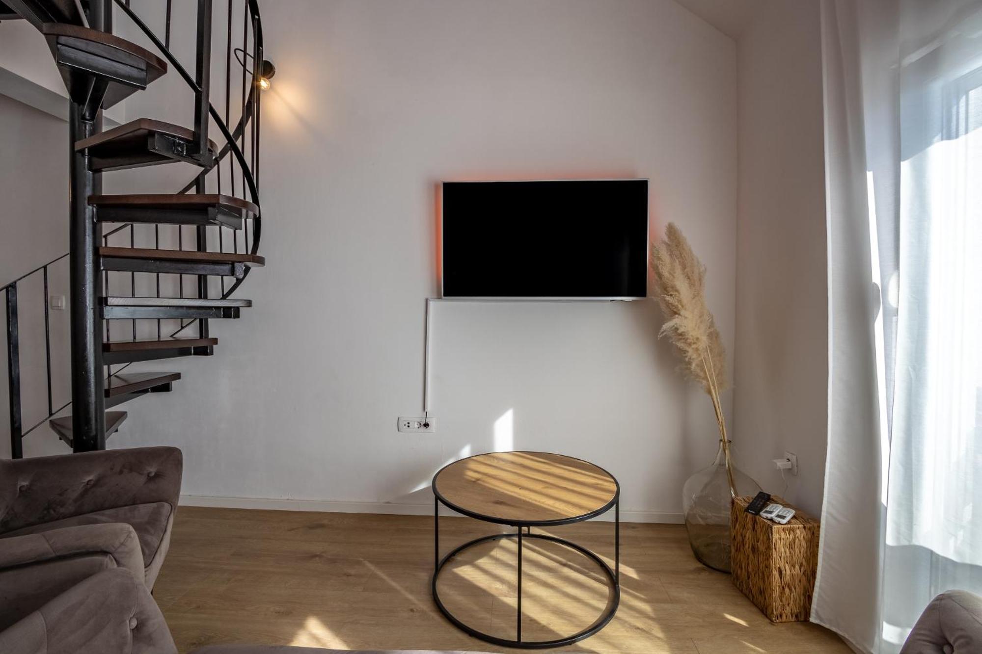 Апартаменты Apartman Rojo Омиш Экстерьер фото
